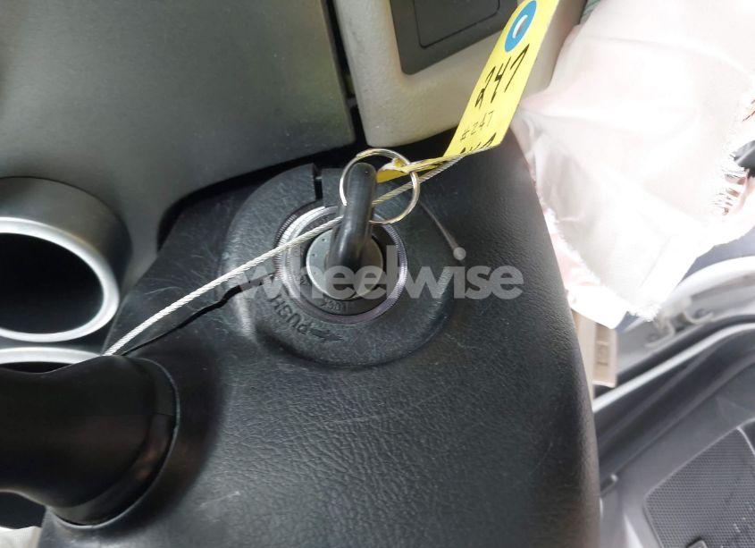 Photo 11 of 2016 Toyota Sequoia PLATINUM 5.7L V8 (VIN 5TDYY5G11GS062229)