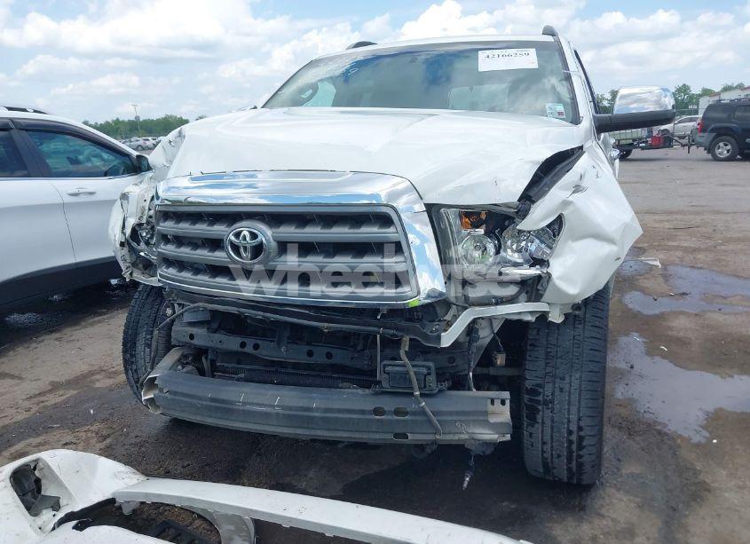 Photo 12 of 2016 Toyota Sequoia PLATINUM 5.7L V8 (VIN 5TDYY5G11GS062229)