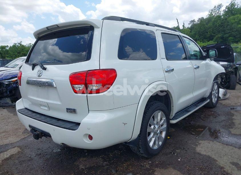 Photo 4 of 2016 Toyota Sequoia PLATINUM 5.7L V8 (VIN 5TDYY5G11GS062229)