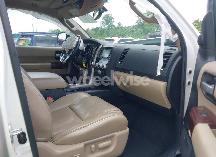 Photo 5 of 2016 Toyota Sequoia PLATINUM 5.7L V8 (VIN 5TDYY5G11GS062229)