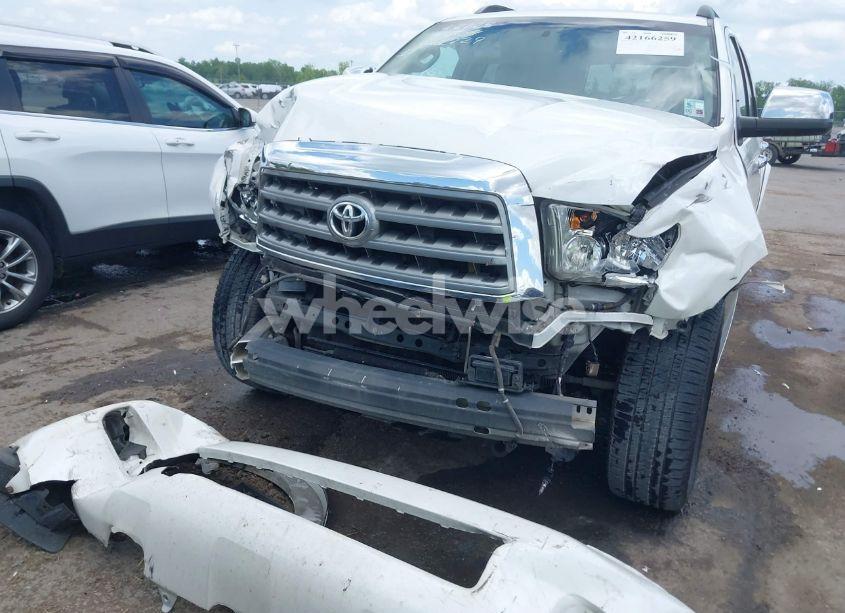 Photo 6 of 2016 Toyota Sequoia PLATINUM 5.7L V8 (VIN 5TDYY5G11GS062229)