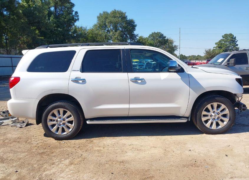 Photo 14 of 2013 Toyota Sequoia PLATINUM 5.7L V8 (VIN 5TDYY5G14DS044951)