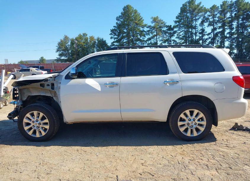 Photo 15 of 2013 Toyota Sequoia PLATINUM 5.7L V8 (VIN 5TDYY5G14DS044951)
