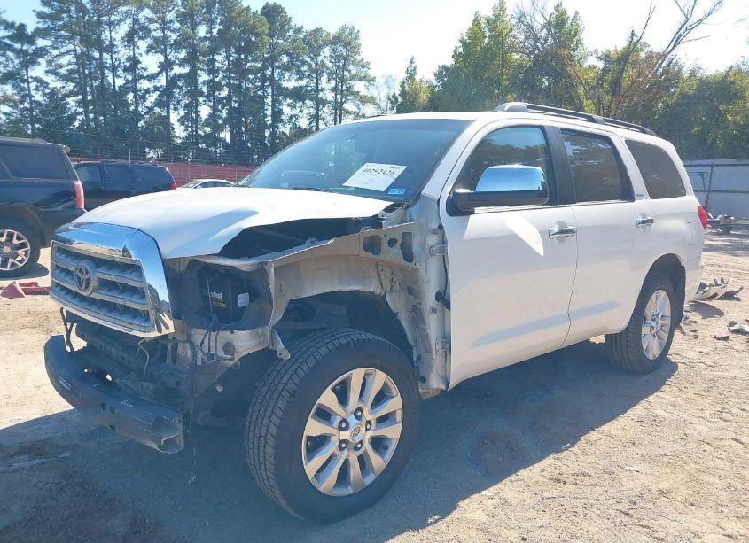 Photo 2 of 2013 Toyota Sequoia PLATINUM 5.7L V8 (VIN 5TDYY5G14DS044951)