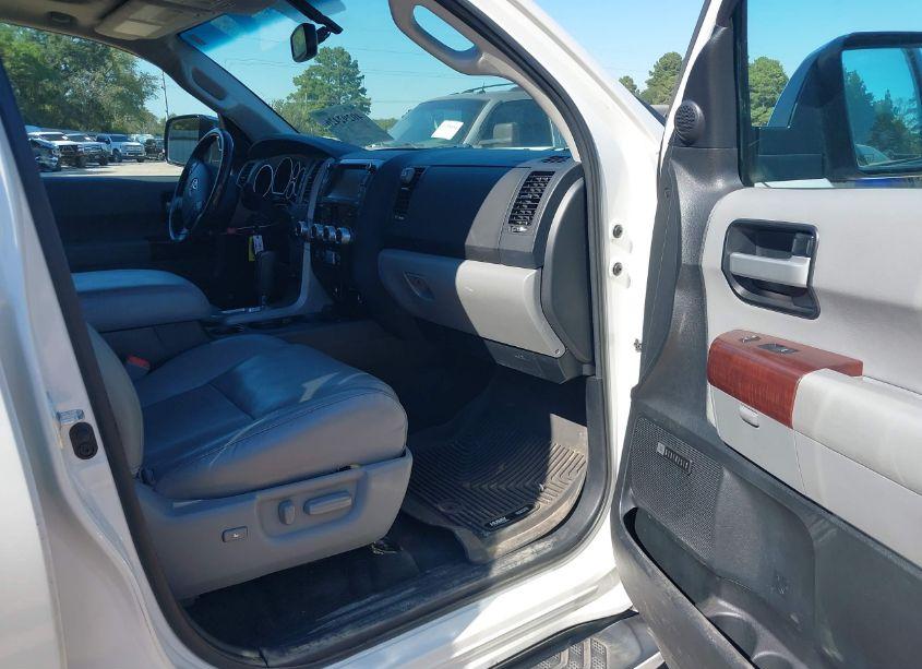 Photo 5 of 2013 Toyota Sequoia PLATINUM 5.7L V8 (VIN 5TDYY5G14DS044951)