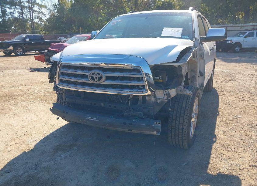 Photo 6 of 2013 Toyota Sequoia PLATINUM 5.7L V8 (VIN 5TDYY5G14DS044951)