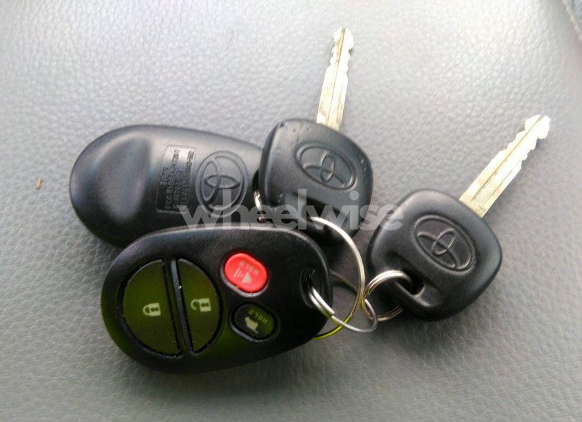 Photo 11 of 2017 Toyota Sequoia PLATINUM (VIN 5TDYY5G16HS069257)