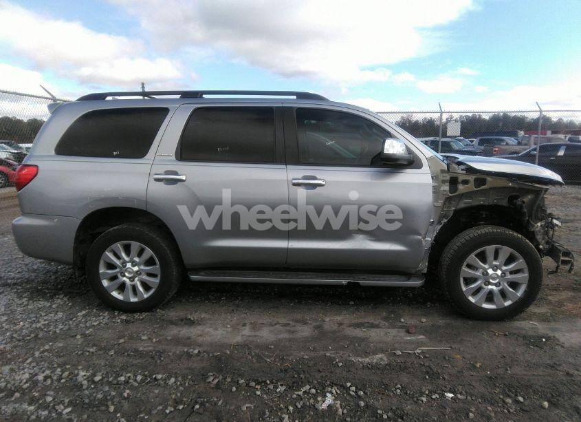 Photo 13 of 2017 Toyota Sequoia PLATINUM (VIN 5TDYY5G16HS069257)