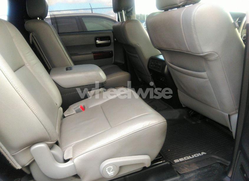 Photo 8 of 2017 Toyota Sequoia PLATINUM (VIN 5TDYY5G16HS069257)