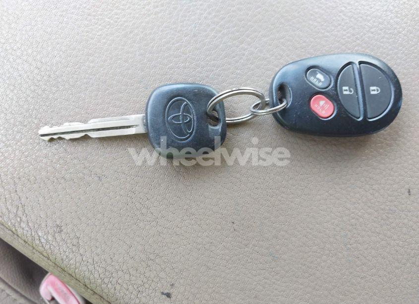 Photo 11 of 2011 Toyota Sequoia PLATINUM 5.7L V8 (VIN 5TDYY5G18BS034887)