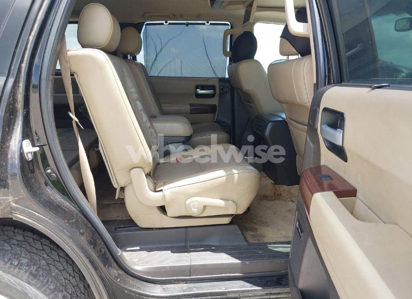 Photo 8 of 2011 Toyota Sequoia PLATINUM 5.7L V8 (VIN 5TDYY5G18BS034887)