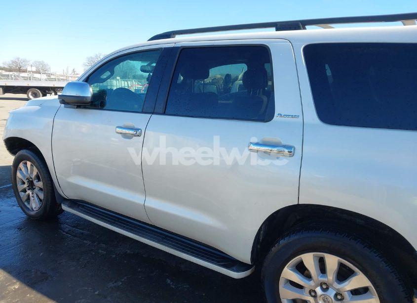 Photo 14 of 2012 Toyota Sequoia PLATINUM 5.7L V8 (VIN 5TDYY5G18CS037726)