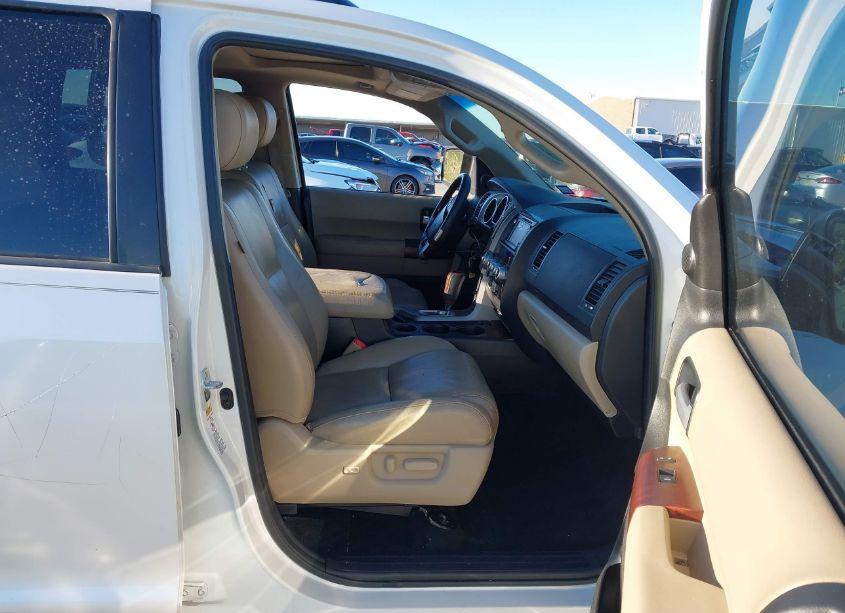 Photo 5 of 2014 Toyota Sequoia PLATINUM 5.7L V8 (VIN 5TDYY5G1XES053266)