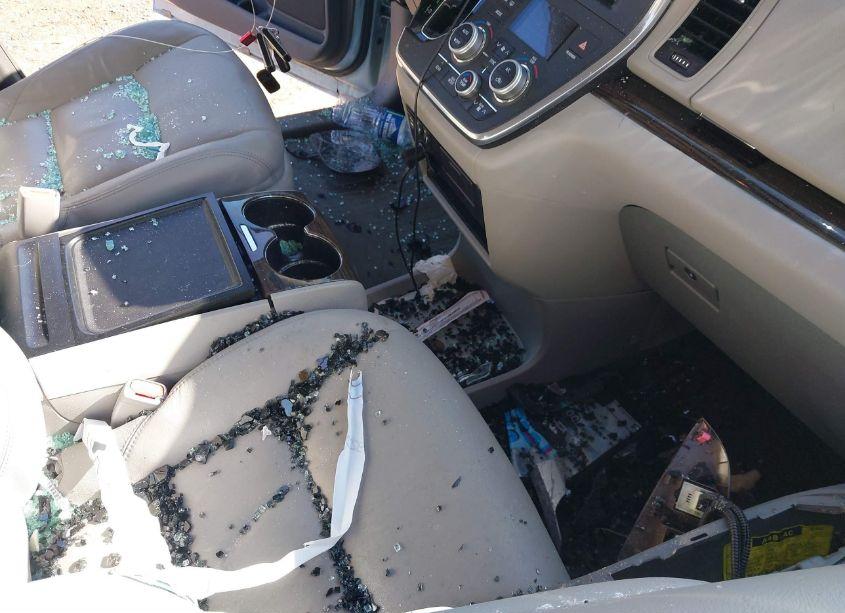 Photo 5 of 2017 Toyota Sienna XLE 8 PASSENGER (VIN 5TDYZ3DC0HS779729)