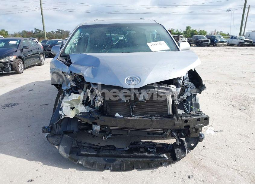 Photo 13 of 2017 Toyota Sienna XLE/LIMITED (VIN 5TDYZ3DC0HS782811)