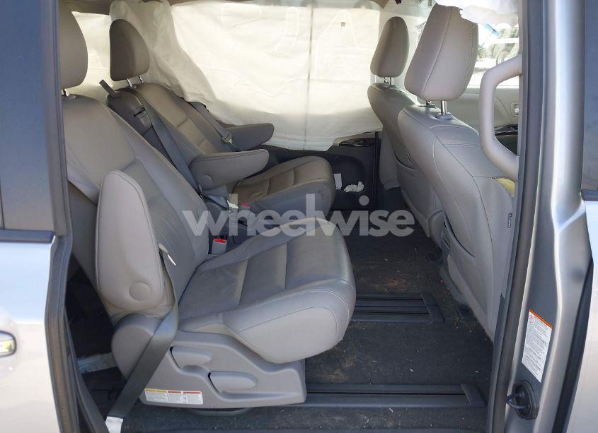 Photo 8 of 2017 Toyota Sienna XLE/LIMITED (VIN 5TDYZ3DC0HS782811)