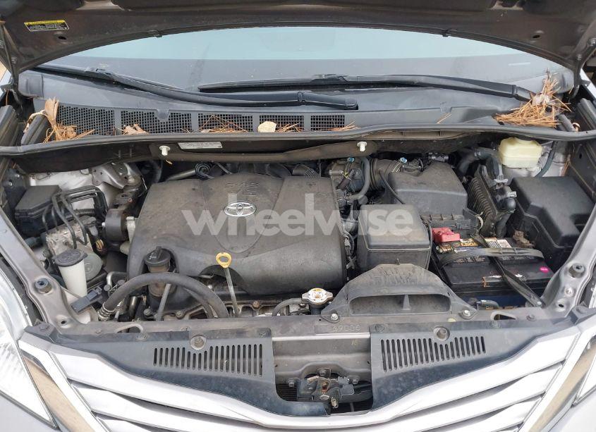 Photo 10 of 2017 Toyota Sienna XLE/LIMITED (VIN 5TDYZ3DC0HS817539)