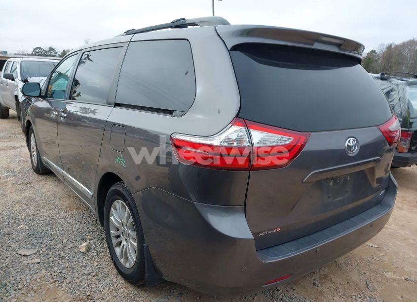 Photo 3 of 2017 Toyota Sienna XLE/LIMITED (VIN 5TDYZ3DC0HS817539)