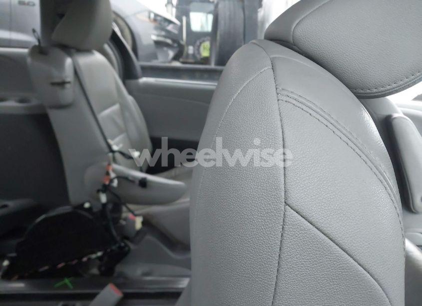 Photo 8 of 2017 Toyota Sienna XLE/LIMITED (VIN 5TDYZ3DC0HS817539)