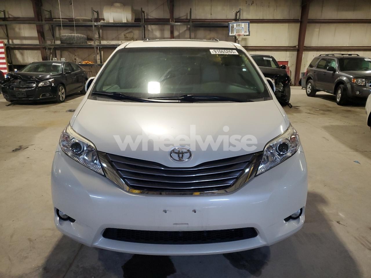 Photo 5 of 2017 TOYOTA SIENNA XLE (VIN 5TDYZ3DC0HS839539)