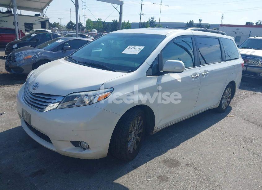 Photo 2 of 2017 Toyota Sienna LIMITED 7 PASSENGER (VIN 5TDYZ3DC0HS868989)
