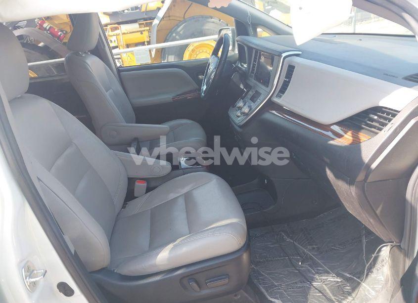 Photo 5 of 2017 Toyota Sienna LIMITED 7 PASSENGER (VIN 5TDYZ3DC0HS868989)