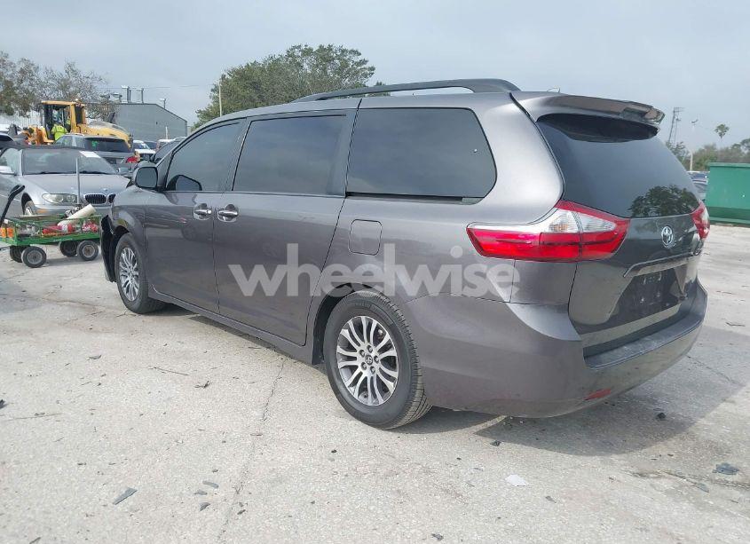 Photo 3 of 2018 Toyota Sienna XLE 8 PASSENGER (VIN 5TDYZ3DC0JS911720)