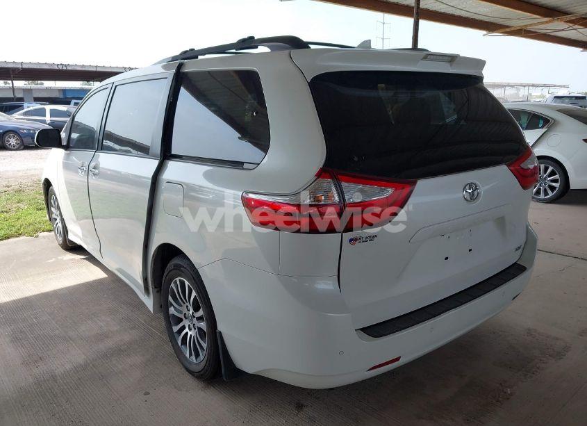 Photo 3 of 2018 Toyota Sienna XLE PREMIUM 8 PASSENGER (VIN 5TDYZ3DC0JS956785)