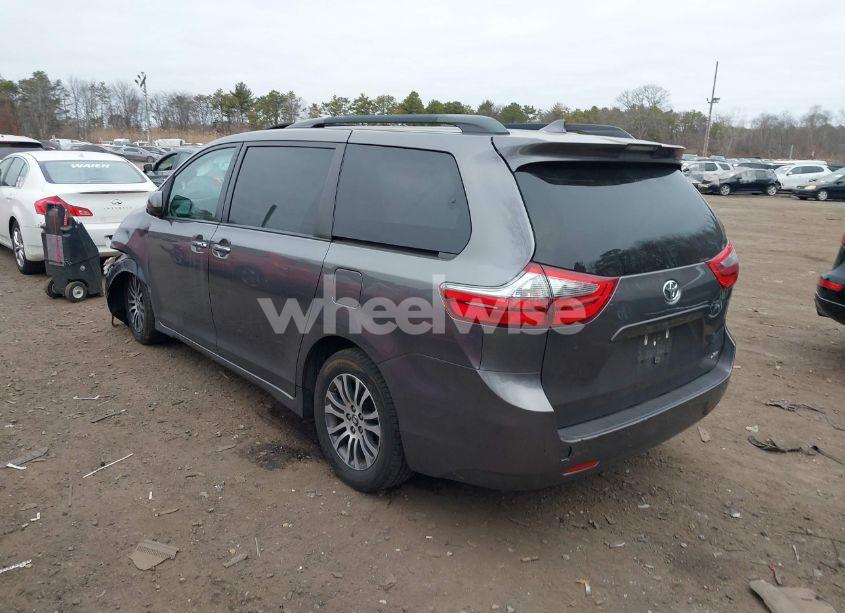 Photo 3 of 2020 Toyota Sienna XLE PREMIUM (VIN 5TDYZ3DC0LS024542)