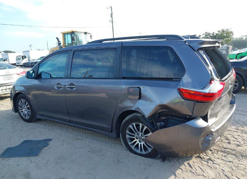 Photo 14 of 2020 Toyota Sienna XLE (VIN 5TDYZ3DC0LS058657)