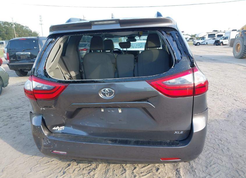 Photo 16 of 2020 Toyota Sienna XLE (VIN 5TDYZ3DC0LS058657)