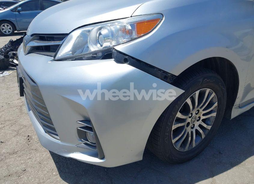 Photo 6 of 2020 Toyota Sienna XLE (VIN 5TDYZ3DC0LS068198)