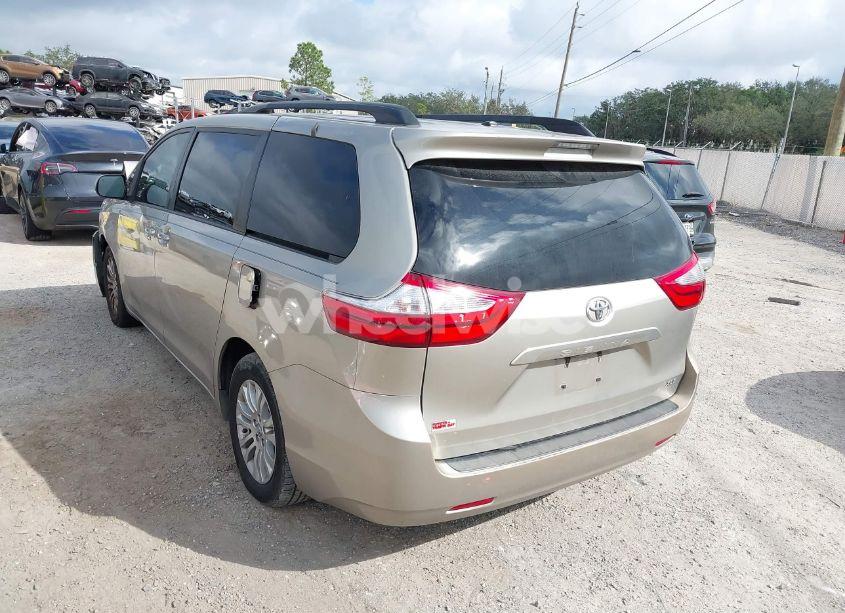 Photo 3 of 2017 Toyota Sienna XLE 8 PASSENGER (VIN 5TDYZ3DC1HS810129)
