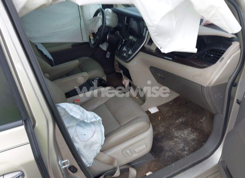 Photo 5 of 2017 Toyota Sienna XLE 8 PASSENGER (VIN 5TDYZ3DC1HS810129)