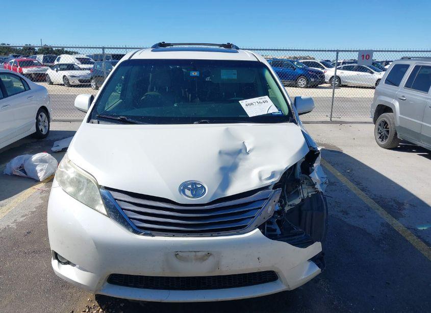 Photo 13 of 2017 Toyota Sienna XLE/LIMITED (VIN 5TDYZ3DC1HS824998)