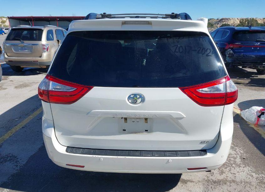 Photo 17 of 2017 Toyota Sienna XLE/LIMITED (VIN 5TDYZ3DC1HS824998)