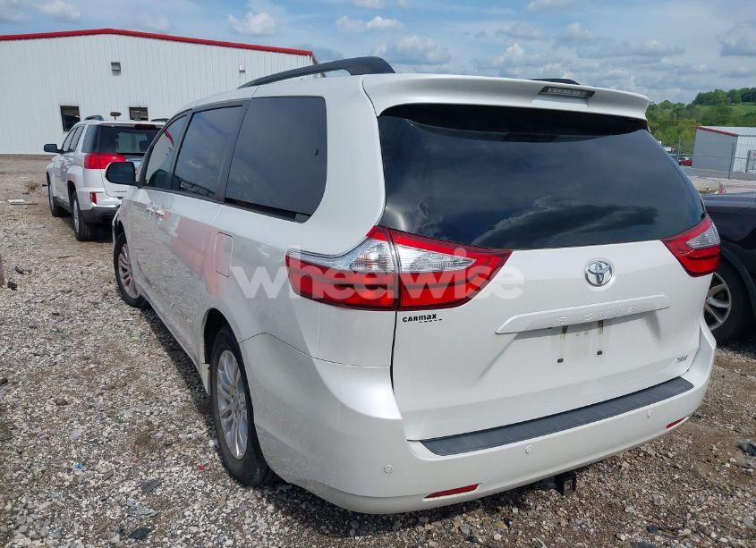 Photo 3 of 2017 Toyota Sienna XLE PREMIUM 8 PASSENGER (VIN 5TDYZ3DC1HS829344)