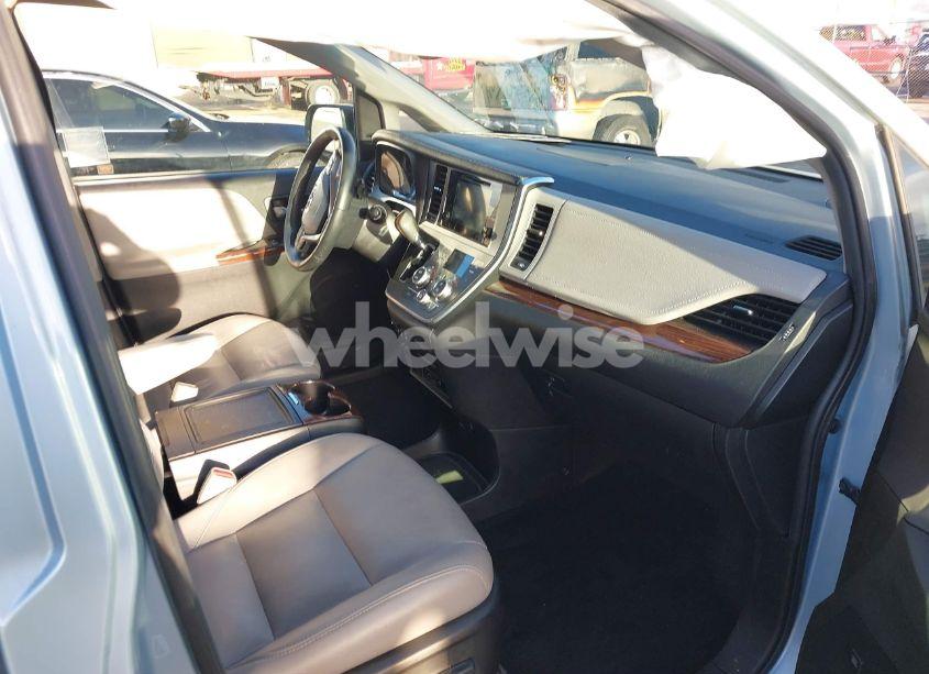 Photo 5 of 2017 Toyota Sienna LIMITED PREMIUM 7 PASSENGER (VIN 5TDYZ3DC1HS861713)