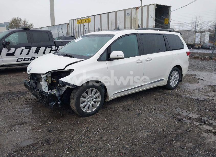 Photo 2 of 2017 Toyota Sienna LIMITED PREMIUM 7 PASSENGER (VIN 5TDYZ3DC1HS871996)