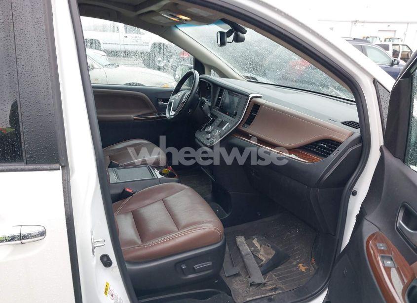 Photo 5 of 2017 Toyota Sienna LIMITED PREMIUM 7 PASSENGER (VIN 5TDYZ3DC1HS871996)