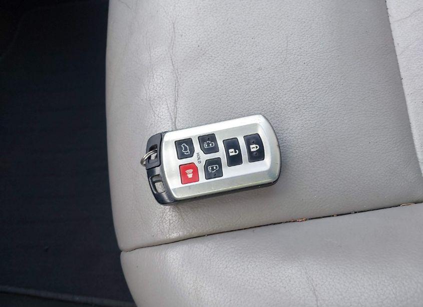 Photo 11 of 2018 Toyota Sienna XLE 8 PASSENGER (VIN 5TDYZ3DC1JS917509)