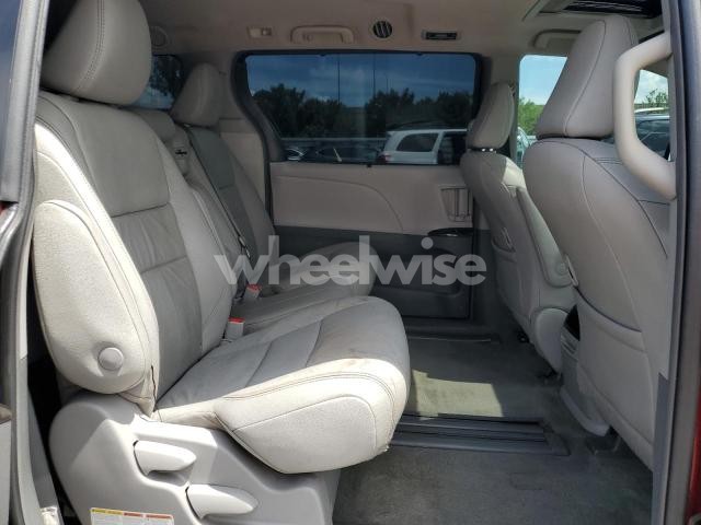 Photo 11 of 2018 TOYOTA SIENNA XLE (VIN 5TDYZ3DC1JS919082)