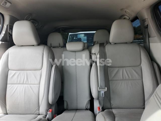 Photo 2 of 2018 TOYOTA SIENNA XLE (VIN 5TDYZ3DC1JS919082)