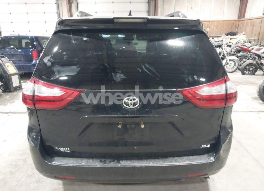 Photo 16 of 2018 Toyota Sienna XLE/XLE PREMIUM/LIMITED/LIMITED PREMIUM (VIN 5TDYZ3DC1JS960019)