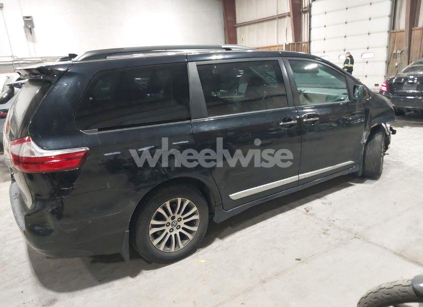 Photo 4 of 2018 Toyota Sienna XLE/XLE PREMIUM/LIMITED/LIMITED PREMIUM (VIN 5TDYZ3DC1JS960019)