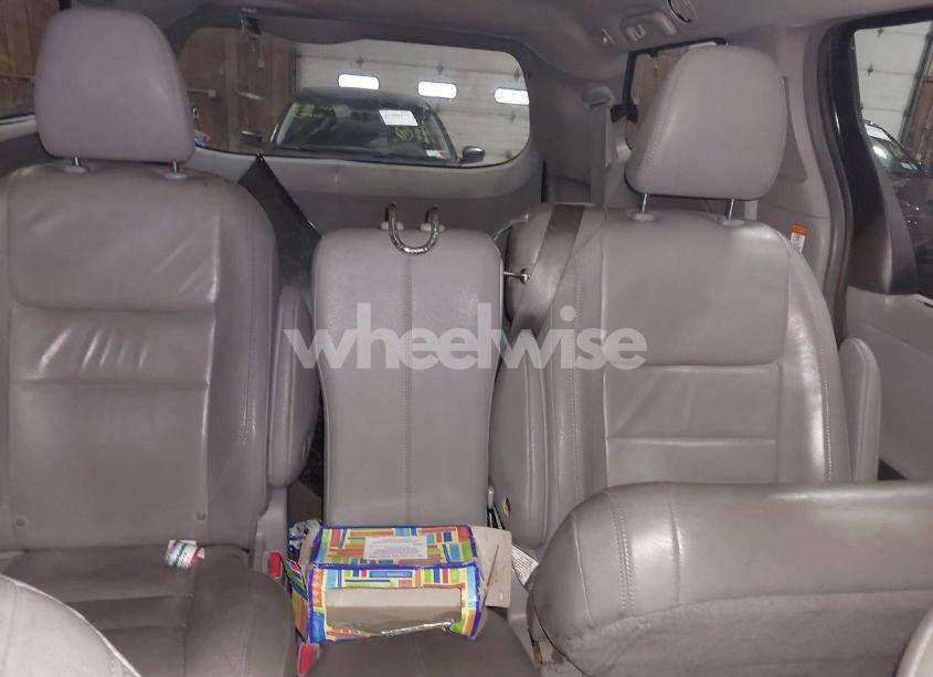 Photo 8 of 2018 Toyota Sienna XLE/XLE PREMIUM/LIMITED/LIMITED PREMIUM (VIN 5TDYZ3DC1JS960019)