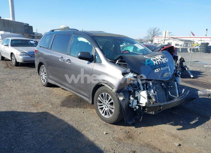 2019 Toyota Sienna XLE 8 PASSENGER (VIN 5TDYZ3DC1KS009336) main photo