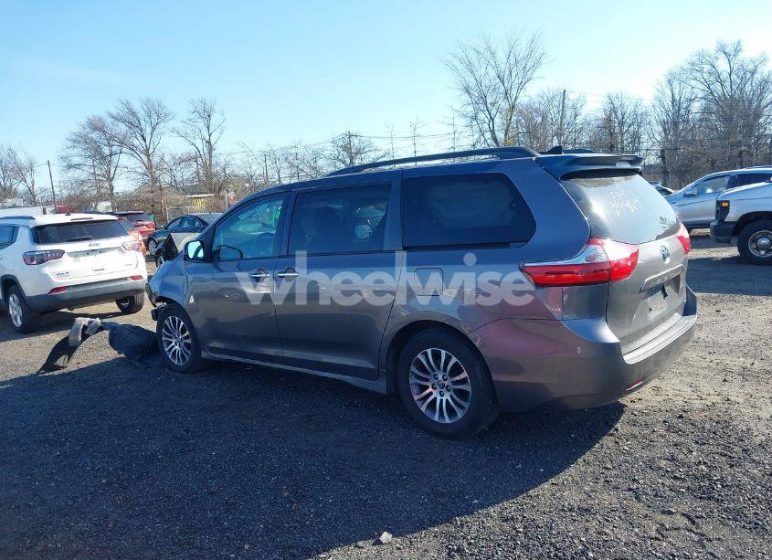 Photo 14 of 2019 Toyota Sienna XLE 8 PASSENGER (VIN 5TDYZ3DC1KS009336)