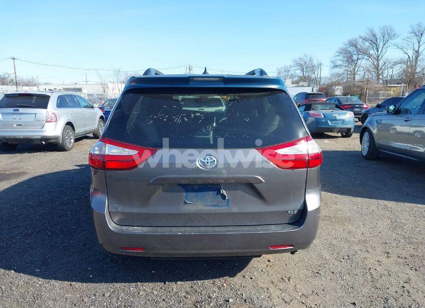 Photo 16 of 2019 Toyota Sienna XLE 8 PASSENGER (VIN 5TDYZ3DC1KS009336)