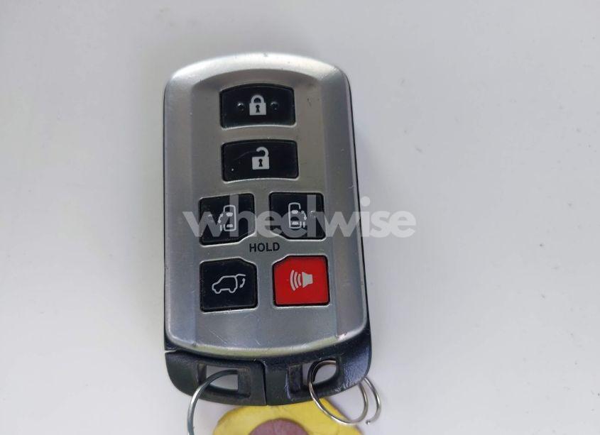 Photo 11 of 2019 Toyota Sienna XLE 8 PASSENGER (VIN 5TDYZ3DC1KS016206)